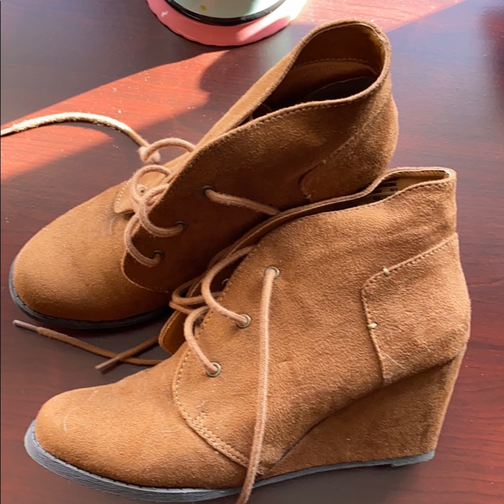 Wedge bootie
